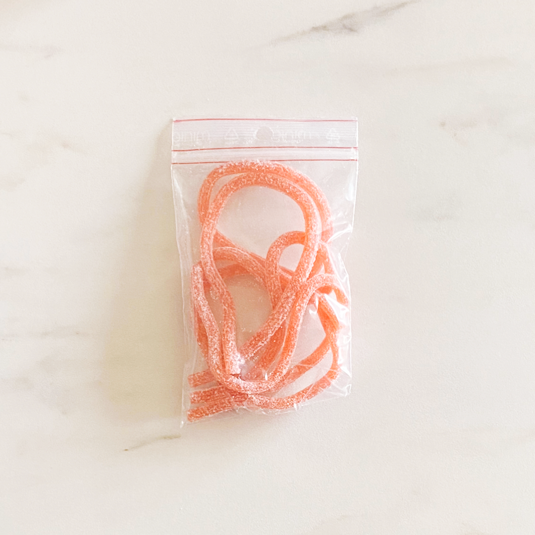 Lot de 5 lassos torsadés acidulés fraise